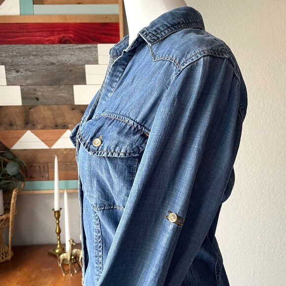 Cloth & Stone Denim Chambray Button Down Shirt from Anthropologie - Picture 6 of 9